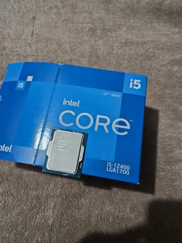 Processador Intel Core i5-12400 (com vídeo integrado) - 6 Núcleos / 12 Threads - LGA 1700