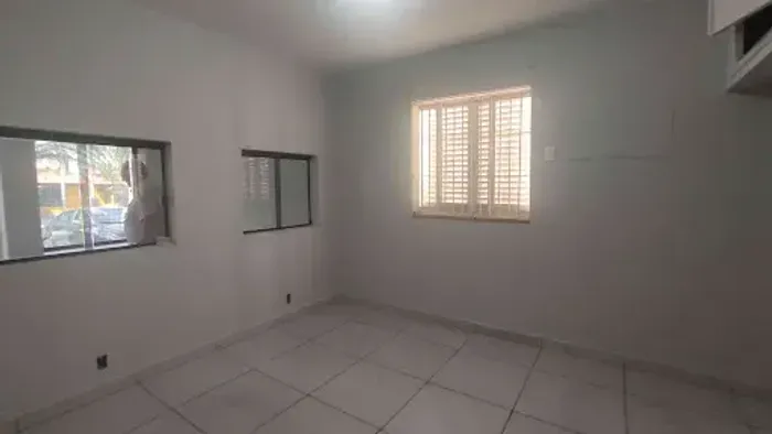 Casa com 6 salas para alugar - Jardim Faculdade
