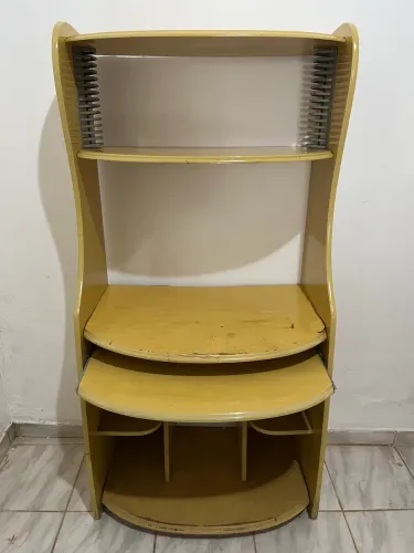 Vendo essa mesa de computador e escrivaninha para estudos (usada)