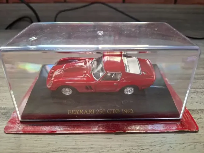 Miniatura Ferrari 250 GTO Escala 1/43 - Ferrari Collection