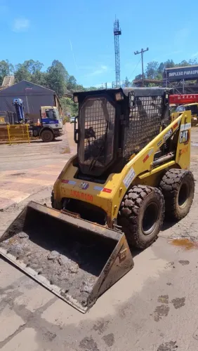 Mini carregadeira CAT