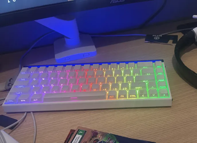 Teclado Magnético AULA HERO 68 HE