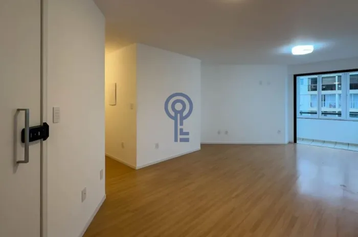 Apartamento a venda com 3 dormitórios no Centro