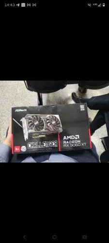 RX 9060 XT 8GB Asrock Challenger