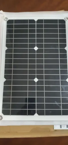 Painel solar fotovoltaico com controlador