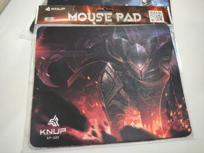 Vendo mouse pad gamer, modelo Kanup KP-502
