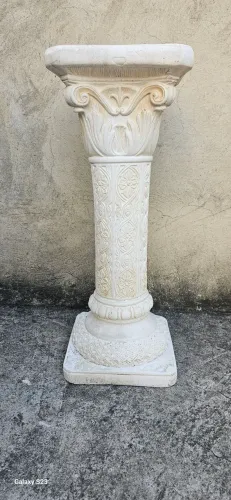 Pedestal.