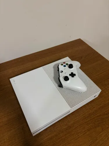 Xbox One S 500GB + Controle