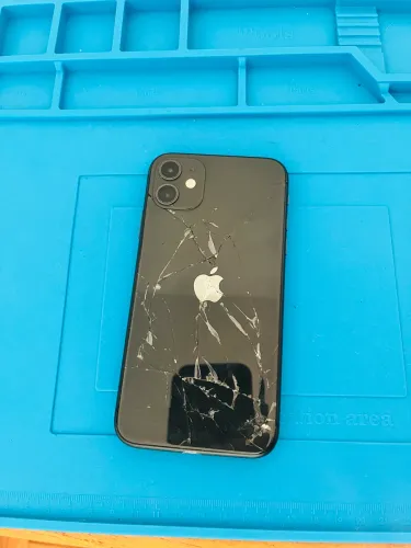 iPhone 11 Preto Sucata Para Retirada De Peças / Componentes Internos