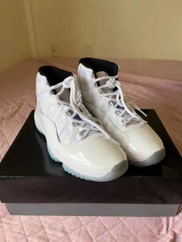 Air Jordan 11 Retro Legend Blue