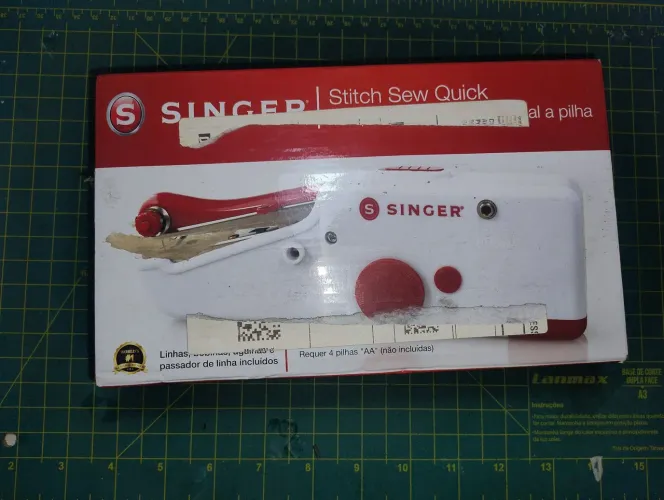 Mini Máquina de Costura Portátil Singer (Original) (Na Caixa, impecável e Conservada)