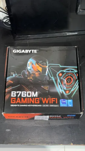 Gigabyte B760-M Wi-Fi DDR5 zerada