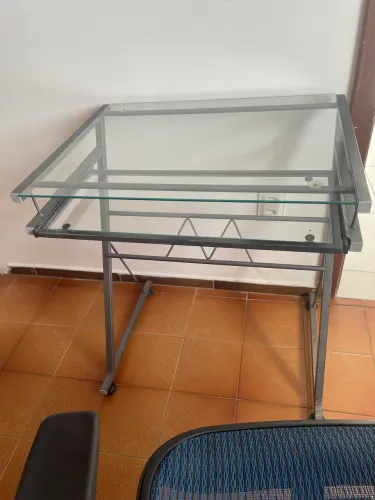 Escrivaninha de vidro