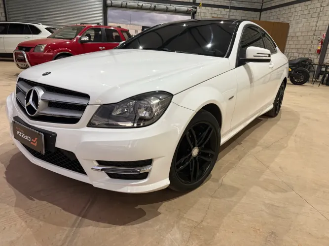Mercedes-Benz C-180 CGI Coupe Sport 1.6 TB 16V Aut. 2014