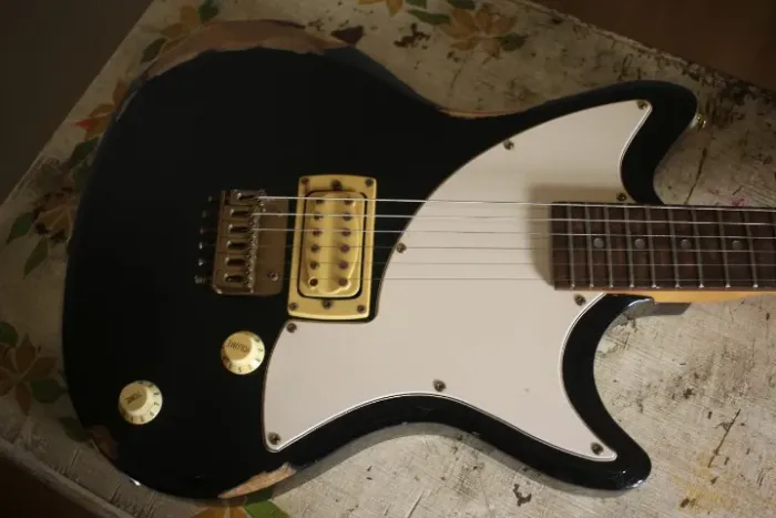 Guitarra First Act 