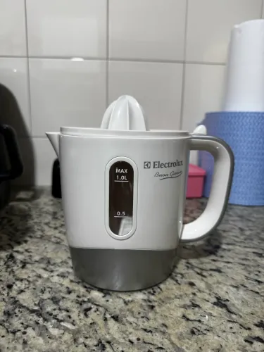Espremedor de laranja Electrolux 
