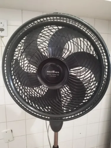 Ventilador de Coluna Britânia Super Turbo 40 cm