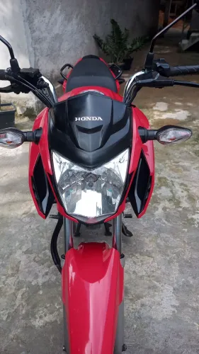 Moto fam 2022 muito conservada