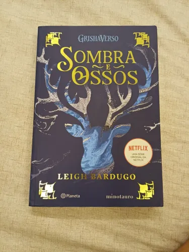 livro sombra e ossos