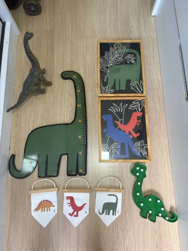 Decoração Dinossauro infantil Tok Stok para quarto ou consultório infantil 