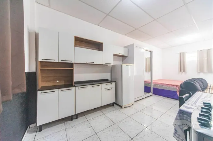 Kitnet 30m² mobiliada vaga moto incluso Luz IPTU Condomínio (só paga água) Santo André/SP