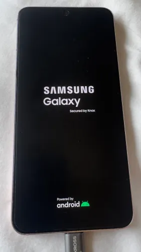 Samsung Galaxy S22 de 256 GB, en excelente estado de conservación y funcionamiento.