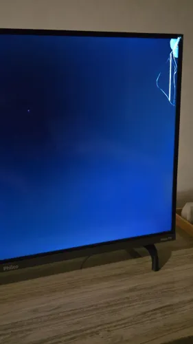 Tv Philco 32 polegadas com tela quebrada, para retirada de peças