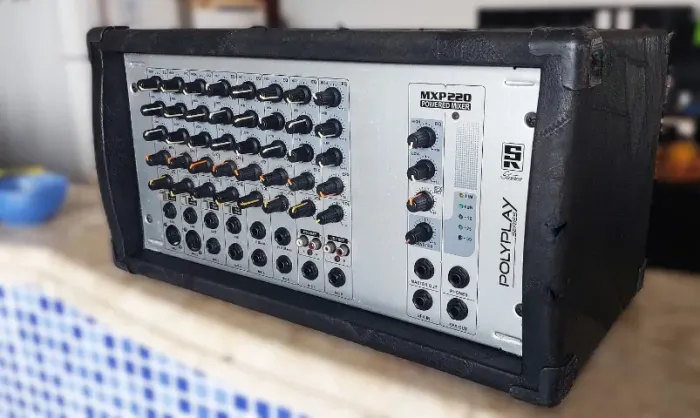 Mesa de som com amplificador integrado Mpx220 Staner
