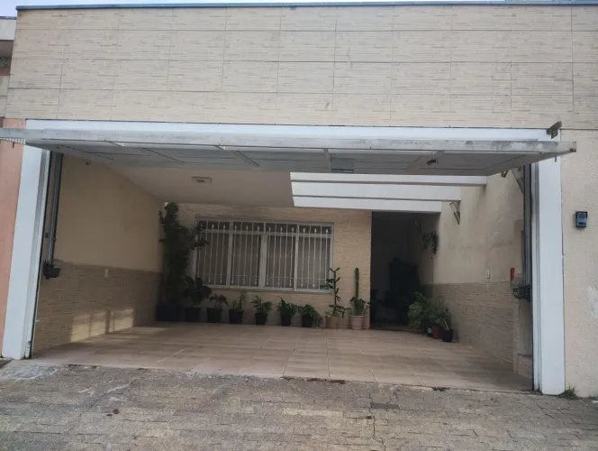 Casa para alugar com 2 quartos e piscina no Jaguaré FL05