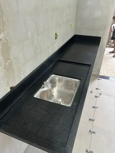 Pias de mármore e granito Fazemos por medidas metro quadrado aparti de 350