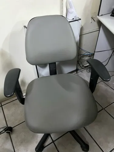 Três Cadeiras escritório esse valor em todas