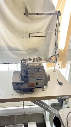 Máquina Overlock 3 fios Mil Special Motor Direct Drive 110V