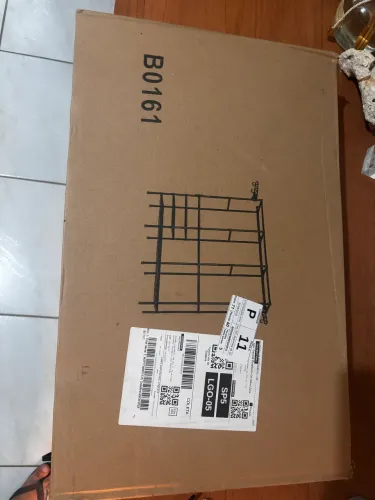 Arara de roupas metálica