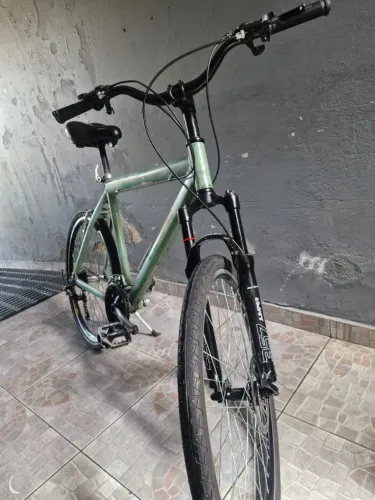 Bicicleta de alumínio aro 26