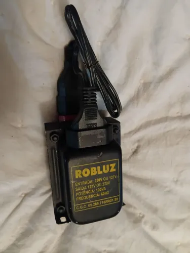 Autotransformador da marca Robluz de 100VA