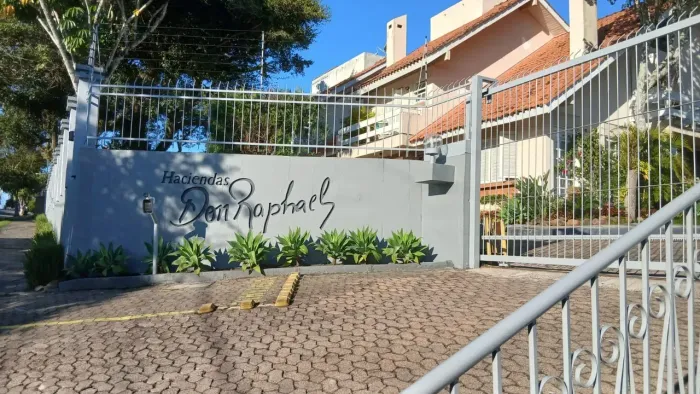 Sobrado para aluguel possui 317 metros quadrados com 2 quartos em Vila Conceição - Porto A