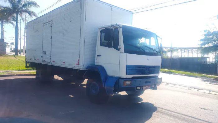 Mercedes 1214 baú com plataforma