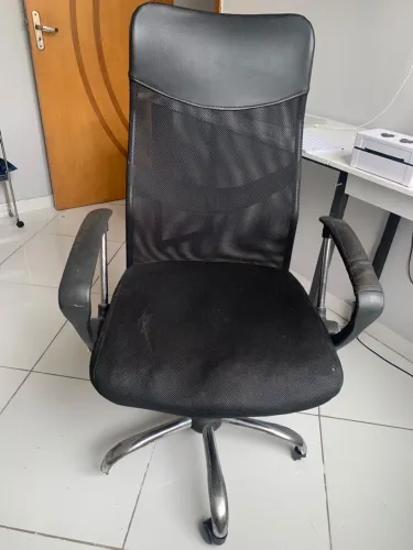 Cadeira de escritório preta