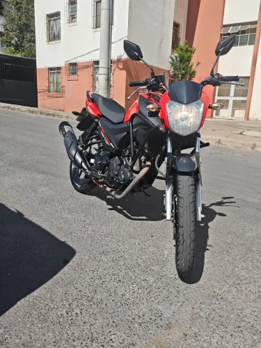 Yamaha YBR 150 Factor ED Flex 2021 Vermelha - 86.000 km