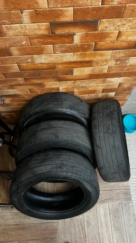 4 Pneus por 500, 215/60/17 DUNLOP