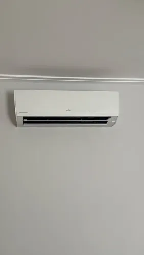 Ar-Condicionado Fujitsu Inverter 12.000 BTUs - Quente e Frio