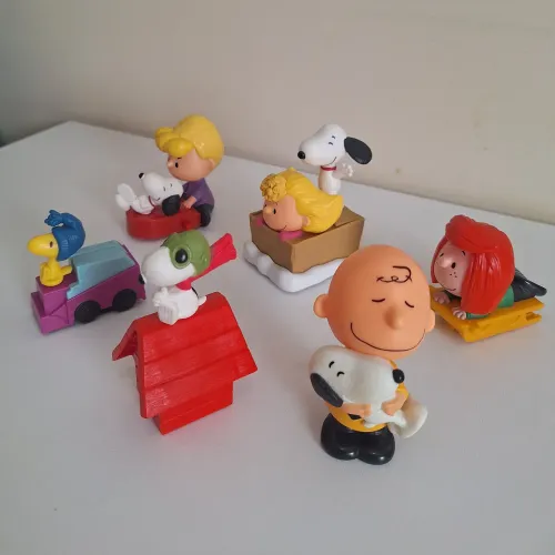 Coleção Snoopy/Peanuts McDonalds - 6 Bonecos McLanche Feliz