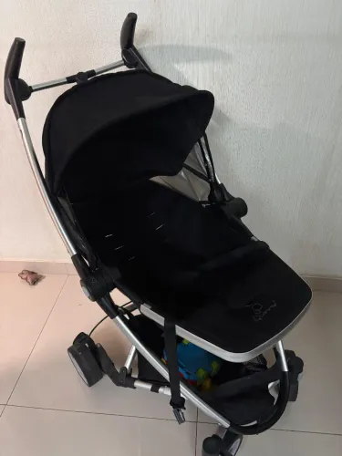 Carrinho de bebê Quinny