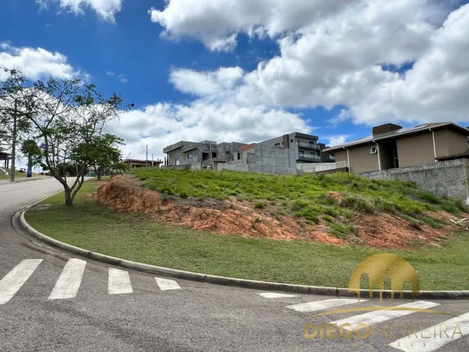 Terreno à Venda no Condomínio Morada do Sol Esquina e Vista Privilegiada!