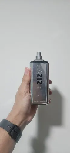 Perfume Carolina Herrera 212 VIP Masculino - 100ml (Original / Novo)