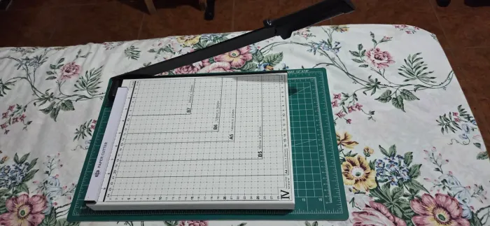 Guilhotina para corte de papel