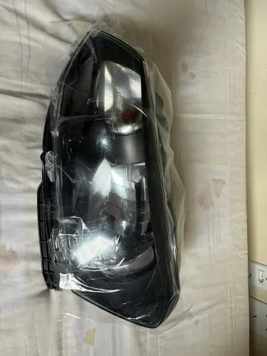 Par de faróis originais Magneti Marelli para Gol G6 2013 a 2016