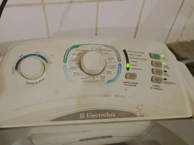 Máquina de lavar roupa Eletrolux