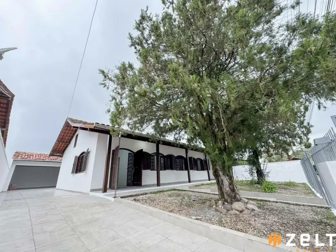 Casa com 3 dormitórios para alugar, 190 m² por R$ 4.000/mês - Itoupava Norte - Blumenau/SC
