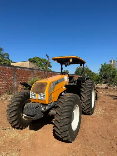 Trator Valtra A950
